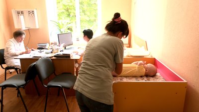У Чернігові відновили планові дитячі щеплення У Чернігові відновили планові дитячі щеплення