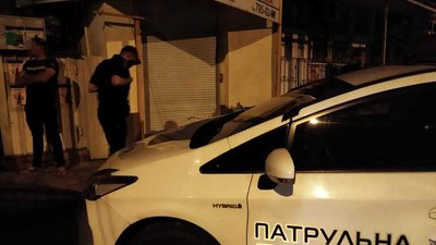 У спальному районі Одеси сталася сутичка між відвідувачами крамниці та охоронною фірмою У спальному районі Одеси сталася сутичка між відвідувачами крамниці та охоронною фірмою