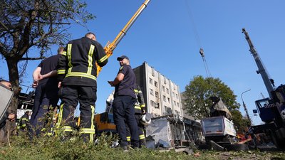 Півтори доби на чергуванні: спогади черкаських рятувальників про ракетний удар Півтори доби на чергуванні: спогади черкаських рятувальників про ракетний удар
