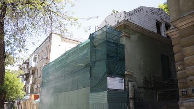 В Одесі на пам'ятці архітектури будують мансарду. Що кажуть експерти та мерія