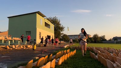 У місті на Рівненщині батьки футболістів відновлюють стадіон У місті на Рівненщині батьки футболістів відновлюють стадіон