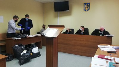 В полтавському суді розглядають справу щодо стрілянини біля кафе "Ботанік". Текстова трансляція В полтавському суді розглядають справу щодо стрілянини біля кафе "Ботанік". Текстова трансляція