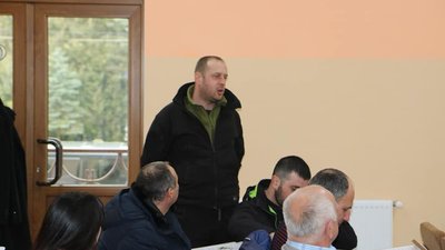 Новопризначеному керівникові яремчанської поліції висловили недовіру Новопризначеному керівникові яремчанської поліції висловили недовіру