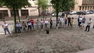 Обшуки на підприємстві у Рівному стали причиною трьох пікетів. Чому це сталось Обшуки на підприємстві у Рівному стали причиною трьох пікетів. Чому це сталось