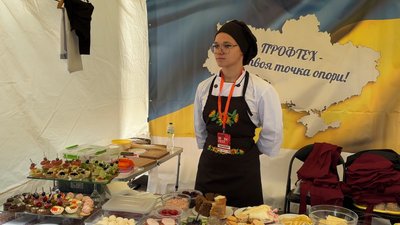 «Їх треба якось направляти»: у Нововолинську вперше провели ярмарок професій для школярів та студентів «Їх треба якось направляти»: у Нововолинську вперше провели ярмарок професій для школярів та студентів