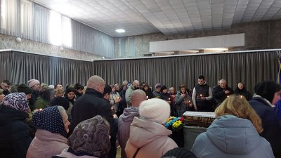 У Хмельницькому попрощалися із загиблими захисниками Леонідом Гончаруком та Олександром Королем У Хмельницькому попрощалися із загиблими захисниками Леонідом Гончаруком та Олександром Королем