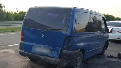 На трасі Київ-Одеса зіштовхнулися три автівки: травмувалися троє людей На трасі Київ-Одеса зіштовхнулися три автівки: травмувалися троє людей