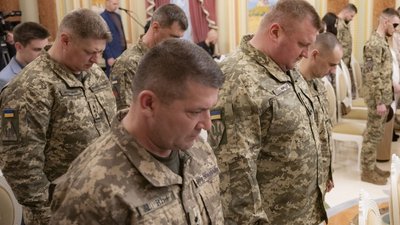 Військовому з Вінниччини президент вручив сертифікат на квартиру Військовому з Вінниччини президент вручив сертифікат на квартиру