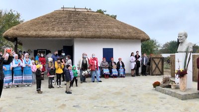 На Херсонщині відкрили відновлену музей-садибу Остапа Вишні. СУСПІЛЬНЕ | ВІДЕОНОВИНИ