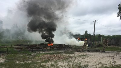 На Житомирщині близько 100 учасників військово-патріотичної гри "Джура" пройшли вишкіл десантника На Житомирщині близько 100 учасників військово-патріотичної гри "Джура" пройшли вишкіл десантника