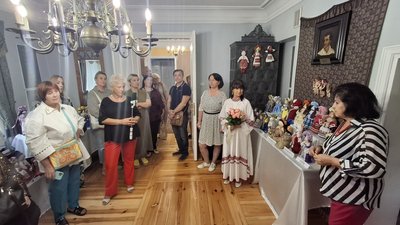 виставка, ляльки