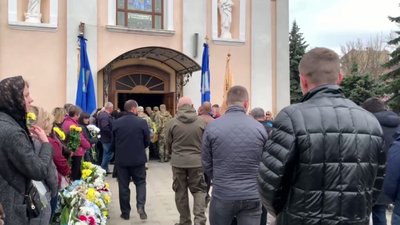 На Тернопільщині попрощалися із бійцем Юрієм Тихолізом На Тернопільщині попрощалися із бійцем Юрієм Тихолізом