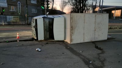 У Запоріжжі сталася ДТП. Травмованих немає У Запоріжжі сталася ДТП. Травмованих немає
