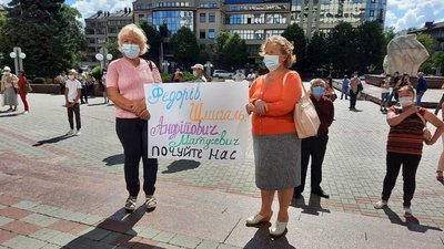 У Франківську протестують жителі Дзвиняцької ОТГ– хочуть до Франківського району