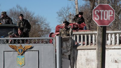 Біля російської авіабази в Криму пролунали вибухи: що відомо Біля російської авіабази в Криму пролунали вибухи: що відомо
