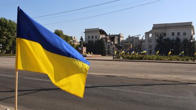 День прапора, артудари по Херсону, ситуація на ТОТ. 1277 день війни: ситуація в Херсонській області