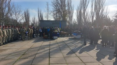 У Миколаєві прощаються із загиблими військовими 79-ї окремої десантно-штурмової бригади У Миколаєві прощаються із загиблими військовими 79-ї окремої десантно-штурмової бригади