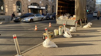 На місці аварії за участі Зайцевої та Дронова у Харкові встановлюють стовпчики для безпеки пішоходів На місці аварії за участі Зайцевої та Дронова у Харкові встановлюють стовпчики для безпеки пішоходів