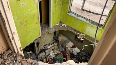 Миколаївські рятувальники розповіли про роботу на місцях обстрілів Миколаївські рятувальники розповіли про роботу на місцях обстрілів