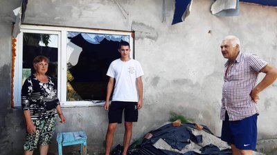 В дачному будинку родини Швалюків вибиті вікна й пошкоджений дах, 6 серпня 2023.