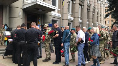 В Одесі простилися із командиром одеської бригади морської піхоти В Одесі простилися із командиром одеської бригади морської піхоти