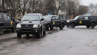 Двадцять пікапів з Черкащини відправили захисникам на фронт