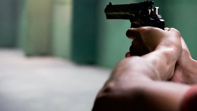 Стрілянина у Черкасах: жінку ушпиталили