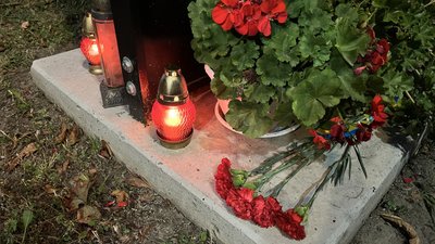 У Полтаві запалили сотні лампадок на честь полеглих воїнів