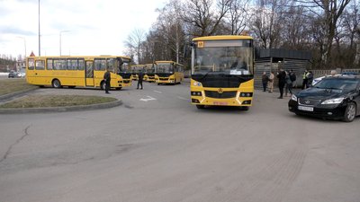 Громади Вінниччини отримали 30 шкільних автобусів Громади Вінниччини отримали 30 шкільних автобусів