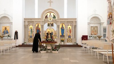 Через загрозу ракетних ударів вночі на Рівненщині служби пройдуть без парафіян