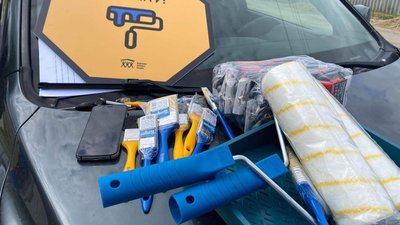 У Змієві створили патріотичний мурал з текстом статті Конституції У Змієві створили патріотичний мурал з текстом статті Конституції