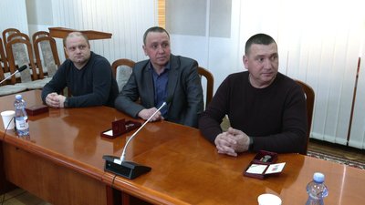 На Рівненщині нагородили енергетиків, які відновлювали зруйновані після ракетних ударів електромережі На Рівненщині нагородили енергетиків, які відновлювали зруйновані після ракетних ударів електромережі