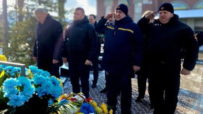 У Житомирі вшанували пожежних-ліквідаторів, які рятували світ від наслідків аварії на ЧАЕС У Житомирі вшанували пожежних-ліквідаторів, які рятували світ від наслідків аварії на ЧАЕС