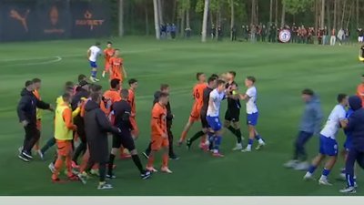 Матч УПЛ U19 між "Шахтарем" і "Динамо" завершився бійкою на полі: які наслідки для команд Матч УПЛ U19 між "Шахтарем" і "Динамо" завершився бійкою на полі: які наслідки для команд