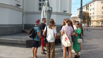 13 дітей, які виховуються у будинках сімейного типу, завершили навчання в проєкті "Незламні постаті Житомирщини"
