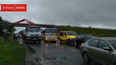 Двох водіїв госпіталізували через потрійне ДТП під Луцьком