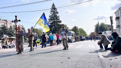 Провели "живим коридором": на Черкащині попрощалися із Володимиром Ковалем