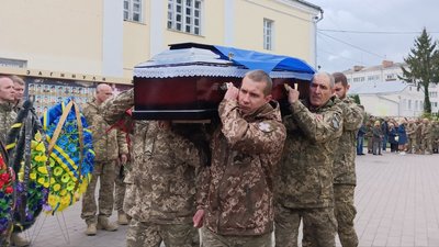 У Луцьку попрощалися з загиблим на Херсонщині 47-річним Андрієм Булгаковим