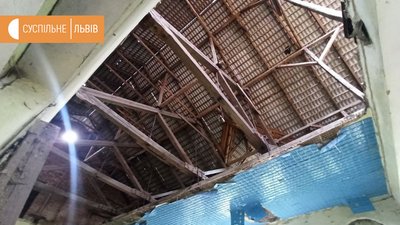 Колишній народний дім у селі Віжомля