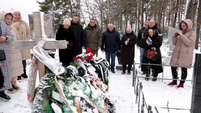 На Чернігівщині орден "За мужність" ІІІ ступеня передали матері загиблого військового На Чернігівщині орден "За мужність" ІІІ ступеня передали матері загиблого військового