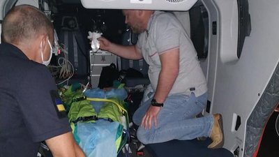 Дитину, яка постраждала у ДТП на Львівщині, доправили гелікоптером до Києва Дитину, яка постраждала у ДТП на Львівщині, доправили гелікоптером до Києва