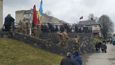 У Луцьку та Рожищі попрощалися з загиблими військовослужбовцями У Луцьку та Рожищі попрощалися з загиблими військовослужбовцями