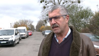 На Рівненщині люди вимагають включити дорогу у програму "Велике будівництво" На Рівненщині люди вимагають включити дорогу у програму "Велике будівництво"
