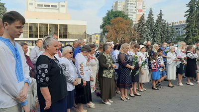 "За незламність духу": у Луцьку нагородили батьків загиблих на Сході бійців "За незламність духу": у Луцьку нагородили батьків загиблих на Сході бійців