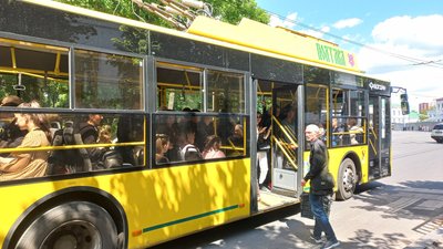 Тролейбуси, які курсують на маршрутах Тролейбуси, які курсують на маршрутах