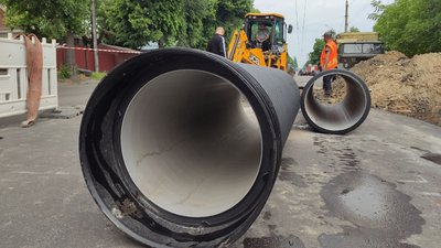 Провалля на дорозі: на вулиці Східній в Житомирі знову ремонтують колектор Провалля на дорозі: на вулиці Східній в Житомирі знову ремонтують колектор