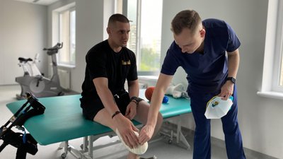 Максим Марченко проходить реабілітацію та готується до протезування