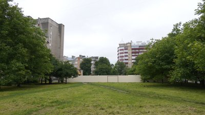 На одній із вулиць Франківська зводять офісну будівлю. Мешканці сусідніх будинків – проти На одній із вулиць Франківська зводять офісну будівлю. Мешканці сусідніх будинків – проти