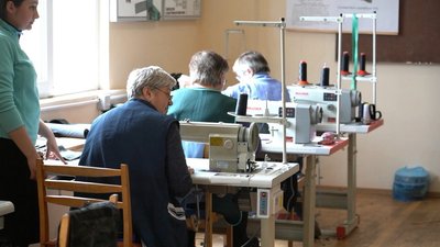 Працівники "Тернопільелектротрансу" шиють амуніцію