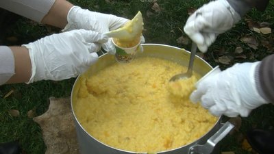 40 літрів каші: у Луцькому зоопарку – свято гарбуза